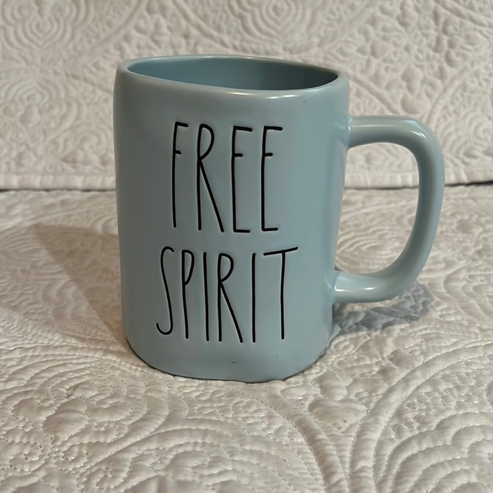 Rae Dunn FREE SPIRIT‎ mug